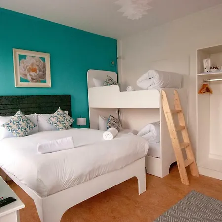 Guest house The Village Campus *